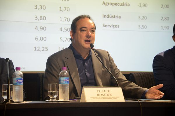 balanco economia fiemg flavio roscoe 2048x1365