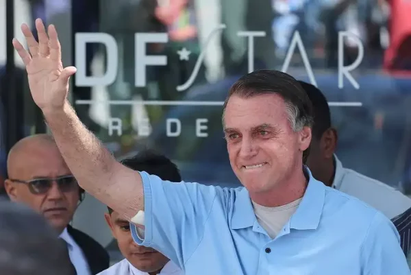 2025 05 04T140802Z 1488889114 RC22BEADISEN RTRMADP 3 BRAZIL BOLSONARO.jpg