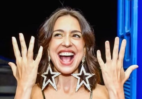 cantora e compositora potiguar Roberta Sá