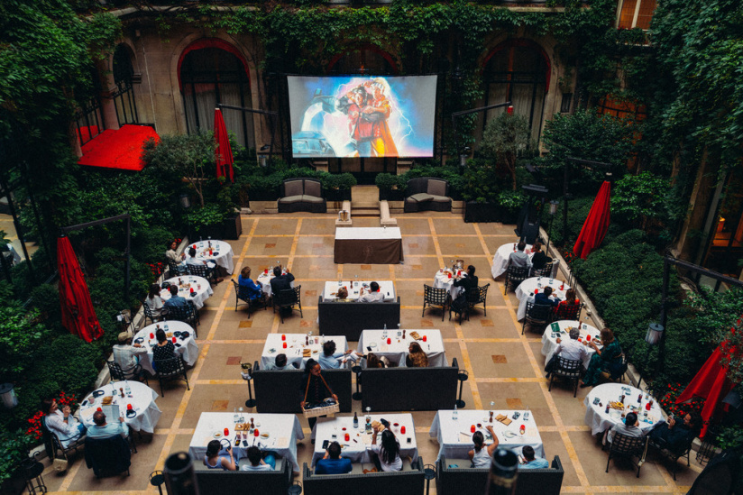 Plaza Cinema Club retorna ao La Cour Jardin no Hotel Plaza Athenée