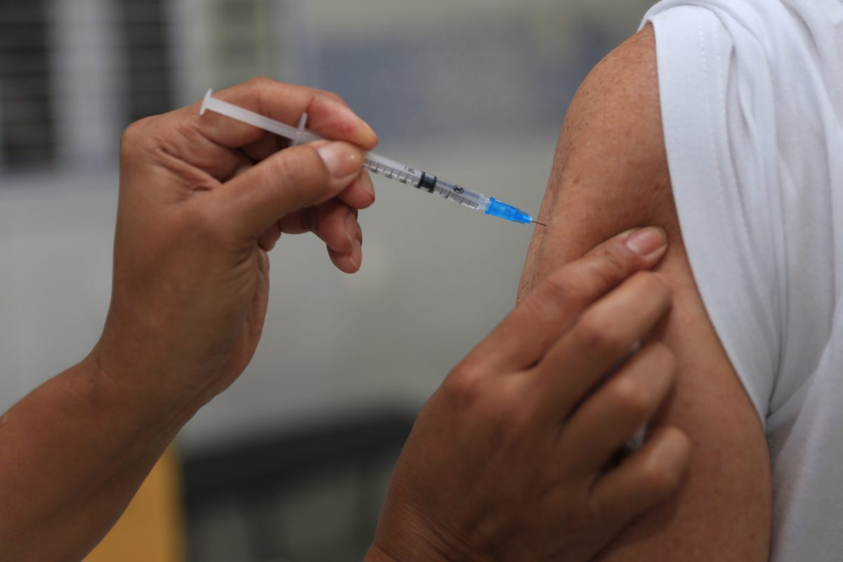 2023 02 27 Inicio da vacinacao com a Pfizer bivalente Alex Ramos 11 scaled