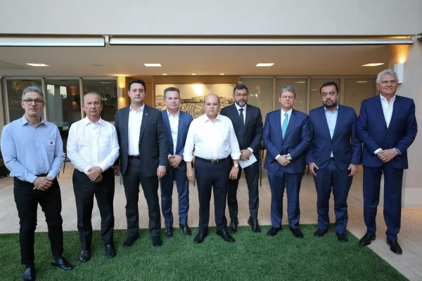 governadores de direita.jpg