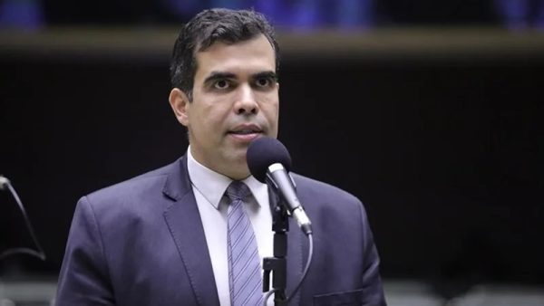 Ricardo Ayres