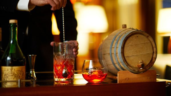 Bar 45 do Hotel 45 Park apresenta o Negroni Around The World