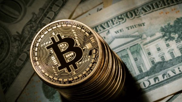Bitcoin desafia dólar e ouro como reserva global