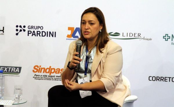 Isabel Cristina Peixoto Dias Gerente Tecnica Farmacia drogaria Araujo