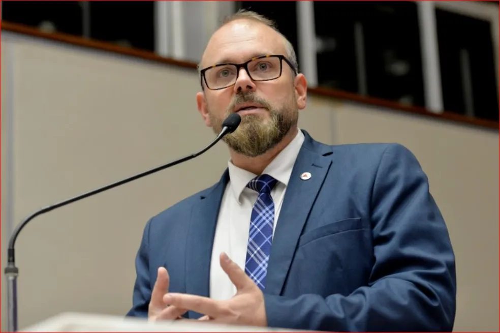 deputado estadual professor cleiton