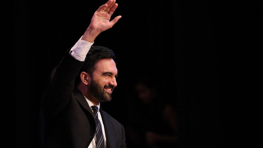 zohran mamdani em evento de campanha em nova york 1762206168726 v2 900x506