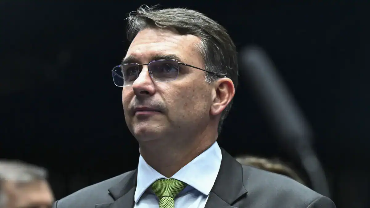 Flavio Bolsonaro 3 e1764990194148.jpg