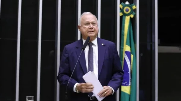 Paulo Azi (foto: Kayo Magalhães/ Câmara dos Deputados)