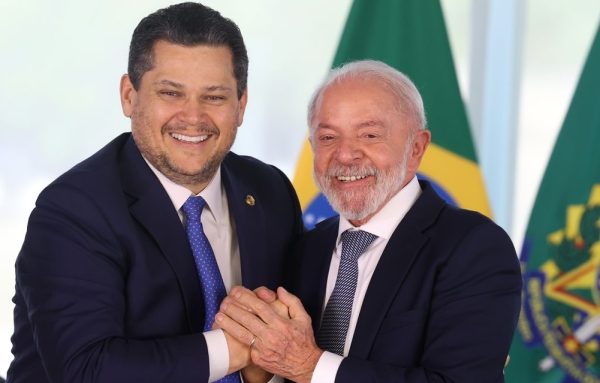 Lula e Alcolumbre ( foto Valter Campanato/Agência Brasil)