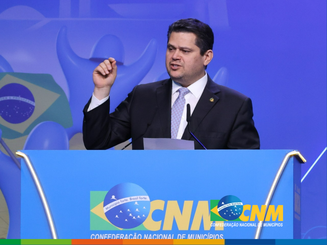 Davi Alcolumbre (foto: CNM/ Divulgação)