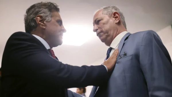 Ciro e Aécio (foto Alex Loyola/PSDB/Divulgação)