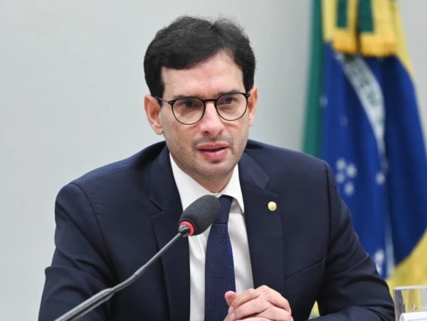 Léo Prates (foto: Zeca Ribeiro/Câmara dos Deputados)