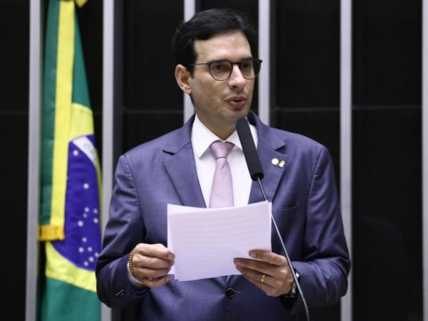 Léo Prates (foto: Vinícius Loures/Câmara dos Deputados)