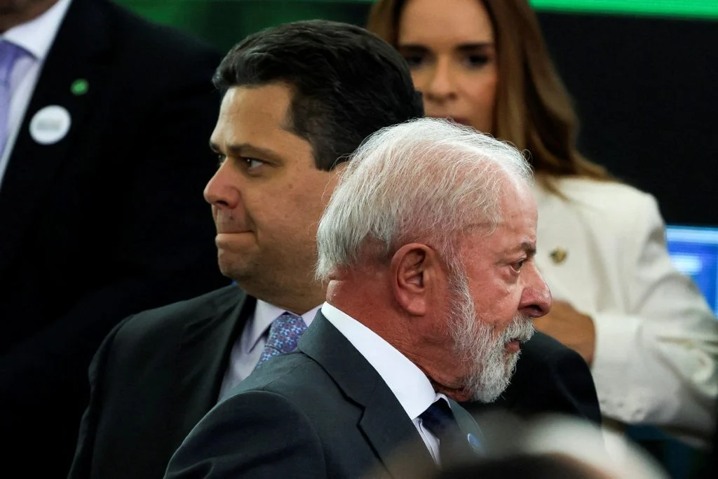Lula e Davi Alcolumbre foto Sergio Lima AFP 1024x683