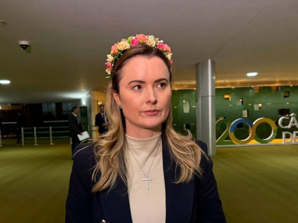 Julia Zanata (foto: Agência Câmara de Notícias)