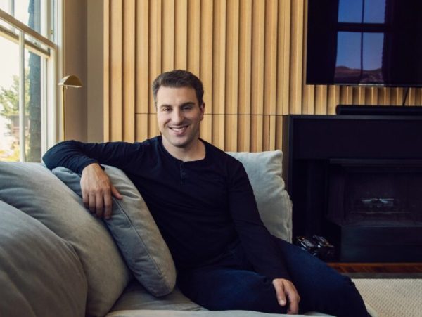 Brian Chesky (foto: Reprodução/ Forbes)