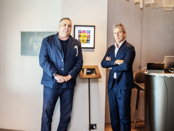 (Na foto: Maurizio Galimberti e Fabrizio Bosi/ Reprodução InsideArt)