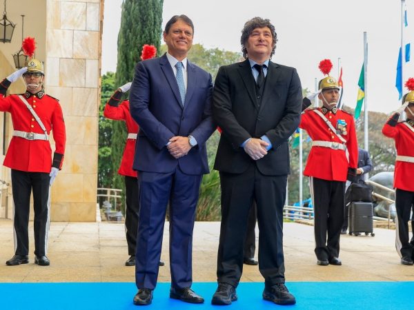 Tarcisio e Milei (foto: Miguel Schincariol/AFP)
