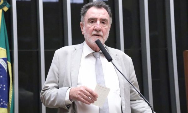Patrus Ananias (foto: hiago Cristino/Câmara dos Deputados)