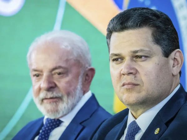 Lula e Davi Alcolumbre (Foto: Pedro Gontijo/Agência Senado)