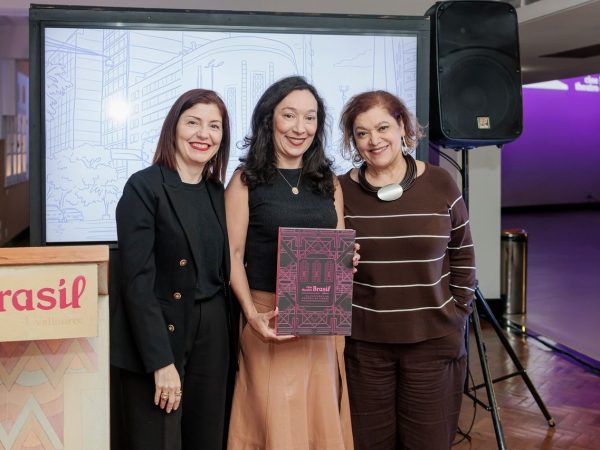 (Foto/Divulgação: Eliane Parreiras, diretora-executiva da Associação Cine Theatro Brasil; Marília Carvalho de Melo e Sandra Campos, gestora Cultural e de Eventos)