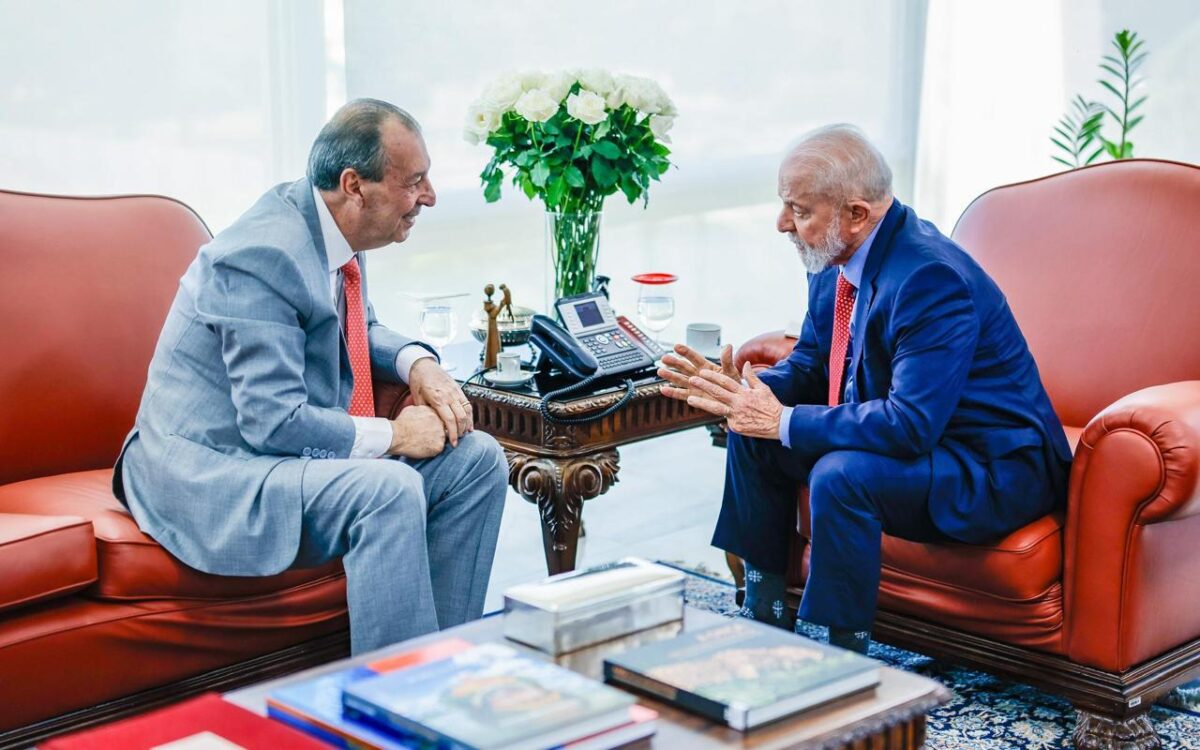 Omar Aziz (na foto, com o presidente Lula)