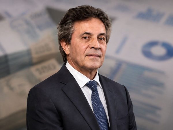 (foto: Reprodução/Transmissao Politica)