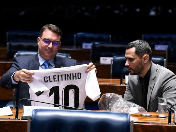 Flávio e Cleitinho (foto: Jefferson Rudy/Agência Senado)