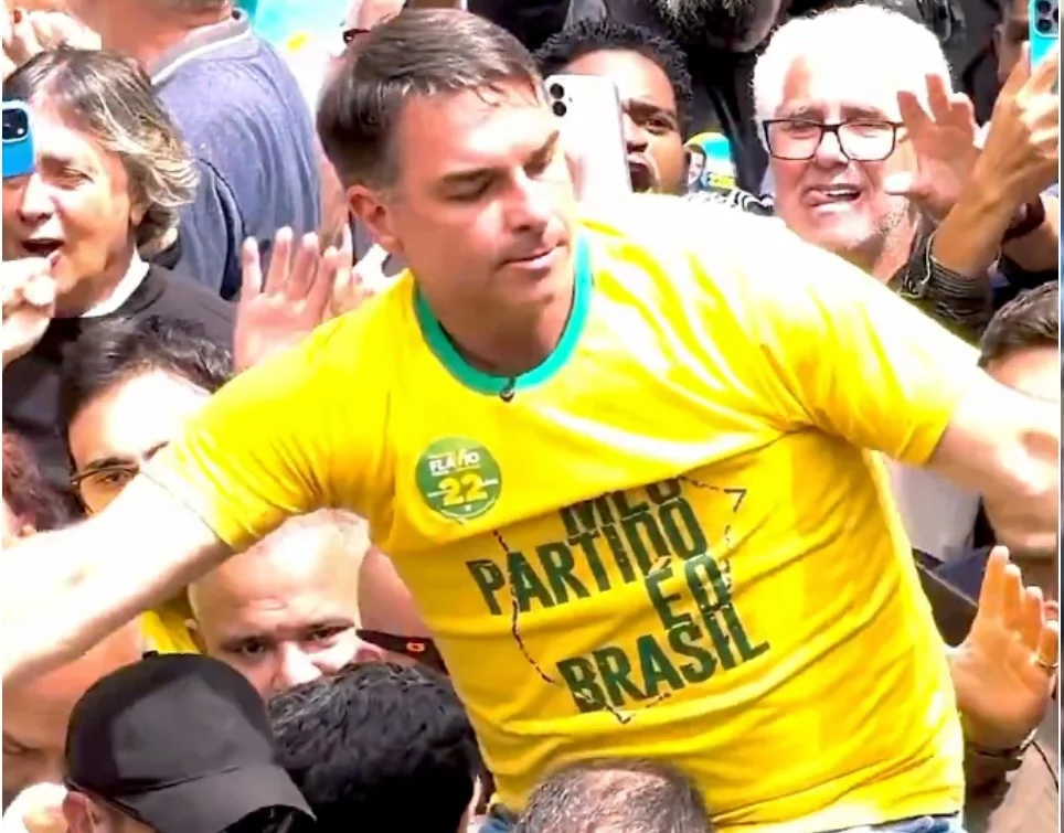 Flávio Bolsonaro (foto reprodução Poder360)