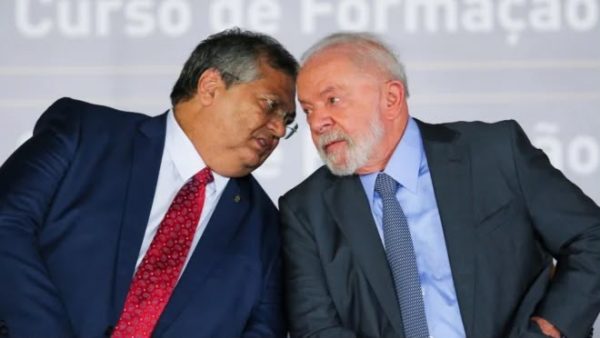 Lula e Dino (Foto: Fábio Rodrigues-Pozzebom/Agência Brasil)