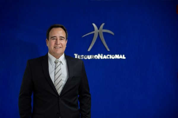 Orçamentária, publicado pela Secretaria do Tesouro Nacional, comandado por Daniel Leal (foto reprodução PR),