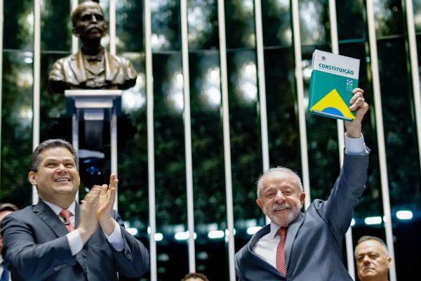 Lula e Alcolumbre . (Foto: Ricardo Stuckert)