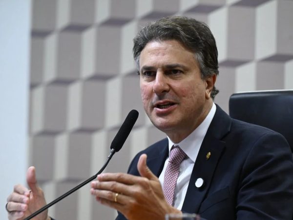 Camilo Santana (foto: Marcos Oliveira/Agência Senado),